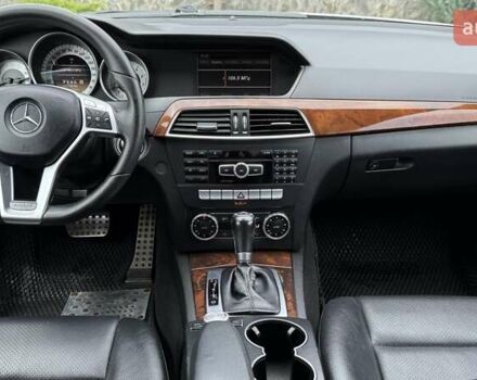 Серый Мерседес Ц-Класс, объемом двигателя 3 л и пробегом 220 тыс. км за 11600 $, фото 55 на Automoto.ua