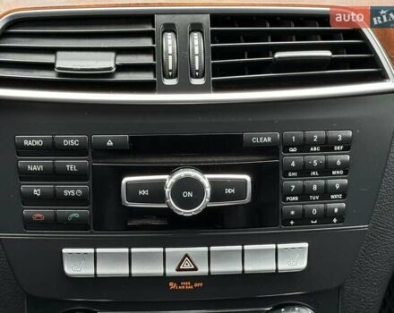 Серый Мерседес Ц-Класс, объемом двигателя 3 л и пробегом 220 тыс. км за 11600 $, фото 61 на Automoto.ua