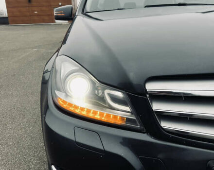 Сірий Мерседес Ц-Клас, об'ємом двигуна 1.8 л та пробігом 201 тис. км за 10000 $, фото 6 на Automoto.ua