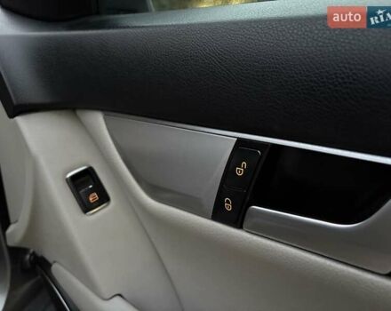 Мерседес Ц-Класс 2014 в Одессе на Automoto.ua Серый Мерседес Ц-Класс, объемом двигателя 1.8 л и пробегом 163 тыс. км за 13300 $, фото 52 на Automoto.ua