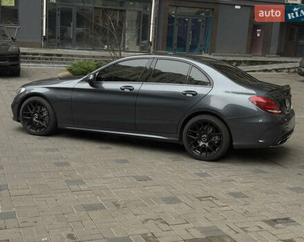 Серый Мерседес Ц-Класс, объемом двигателя 1.99 л и пробегом 155 тыс. км за 19000 $, фото 3 на Automoto.ua
