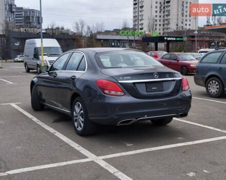Серый Мерседес Ц-Класс, объемом двигателя 2 л и пробегом 157 тыс. км за 19500 $, фото 4 на Automoto.ua