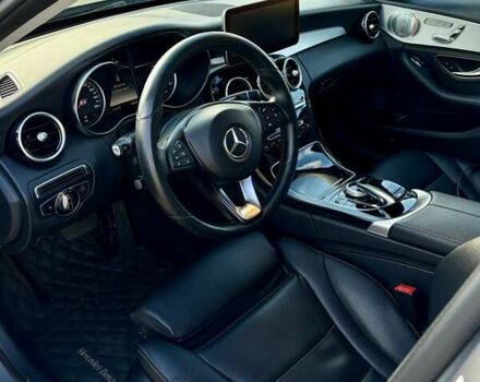 Серый Мерседес Ц-Класс, объемом двигателя 1.99 л и пробегом 217 тыс. км за 18000 $, фото 2 на Automoto.ua