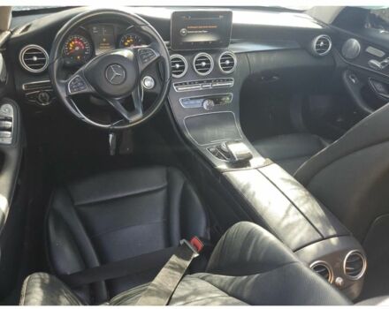 Сірий Мерседес Ц-Клас, об'ємом двигуна 2 л та пробігом 170 тис. км за 9400 $, фото 2 на Automoto.ua