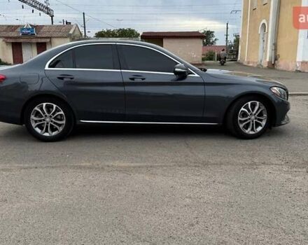 Серый Мерседес Ц-Класс, объемом двигателя 2 л и пробегом 196 тыс. км за 15000 $, фото 4 на Automoto.ua