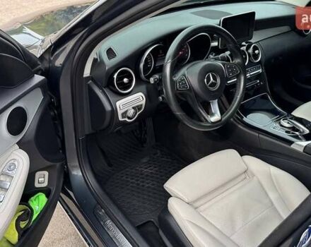 Серый Мерседес Ц-Класс, объемом двигателя 2 л и пробегом 196 тыс. км за 15000 $, фото 9 на Automoto.ua