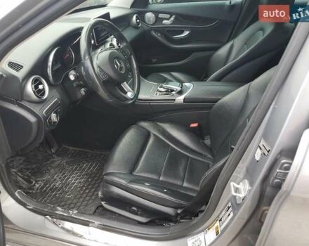 Серый Мерседес Ц-Класс, объемом двигателя 2 л и пробегом 63 тыс. км за 3000 $, фото 6 на Automoto.ua