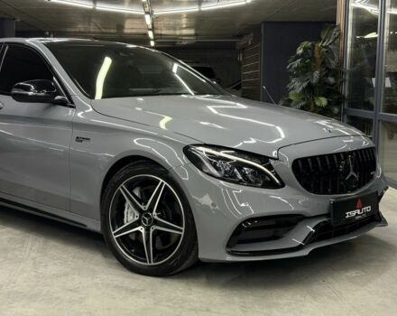 Серый Мерседес Ц-Класс, объемом двигателя 3 л и пробегом 122 тыс. км за 29900 $, фото 3 на Automoto.ua