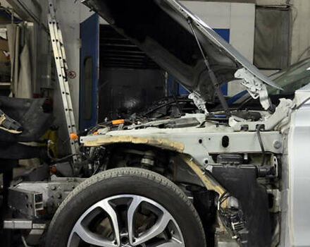 Серый Мерседес Ц-Класс, объемом двигателя 2.14 л и пробегом 144 тыс. км за 14000 $, фото 2 на Automoto.ua