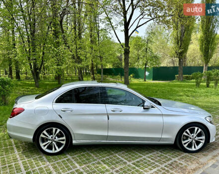 Серый Мерседес Ц-Класс, объемом двигателя 2.2 л и пробегом 98 тыс. км за 27000 $, фото 3 на Automoto.ua