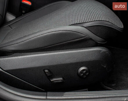 Сірий Мерседес Ц-Клас, об'ємом двигуна 1.99 л та пробігом 7 тис. км за 47600 $, фото 45 на Automoto.ua