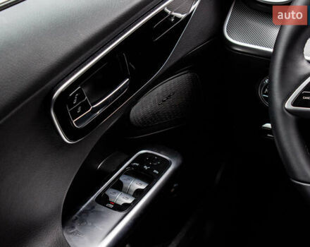 Сірий Мерседес Ц-Клас, об'ємом двигуна 1.99 л та пробігом 7 тис. км за 47600 $, фото 41 на Automoto.ua