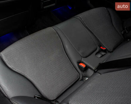 Сірий Мерседес Ц-Клас, об'ємом двигуна 1.99 л та пробігом 7 тис. км за 47600 $, фото 34 на Automoto.ua