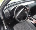 Сірий Мерседес Ц-Клас, об'ємом двигуна 1.8 л та пробігом 250 тис. км за 1800 $, фото 3 на Automoto.ua