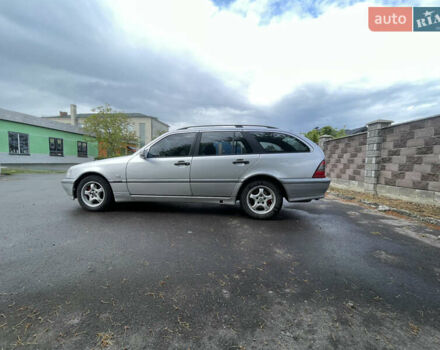 Серый Мерседес Ц-Класс, объемом двигателя 1.8 л и пробегом 355 тыс. км за 2750 $, фото 3 на Automoto.ua