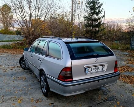 Серый Мерседес Ц-Класс, объемом двигателя 2.4 л и пробегом 320 тыс. км за 2699 $, фото 7 на Automoto.ua