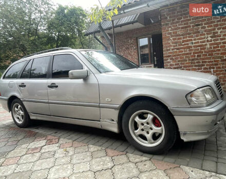 Серый Мерседес Ц-Класс, объемом двигателя 1.8 л и пробегом 355 тыс. км за 2750 $, фото 6 на Automoto.ua