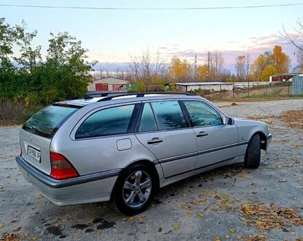 Серый Мерседес Ц-Класс, объемом двигателя 2.4 л и пробегом 320 тыс. км за 2699 $, фото 8 на Automoto.ua