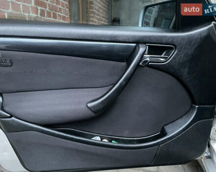 Серый Мерседес Ц-Класс, объемом двигателя 1.8 л и пробегом 355 тыс. км за 2750 $, фото 12 на Automoto.ua