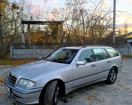 Серый Мерседес Ц-Класс, объемом двигателя 2.4 л и пробегом 320 тыс. км за 2699 $, фото 6 на Automoto.ua