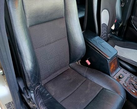 Серый Мерседес Ц-Класс, объемом двигателя 2.4 л и пробегом 320 тыс. км за 2699 $, фото 5 на Automoto.ua