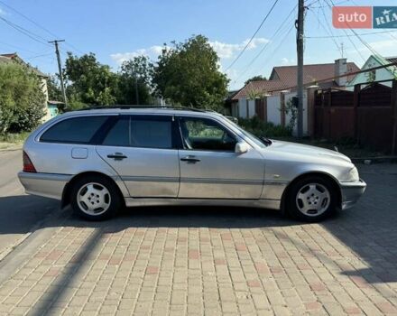 Серый Мерседес Ц-Класс, объемом двигателя 0 л и пробегом 340 тыс. км за 4300 $, фото 2 на Automoto.ua