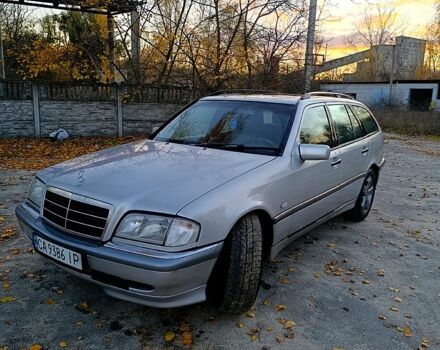 Серый Мерседес Ц-Класс, объемом двигателя 2.4 л и пробегом 320 тыс. км за 2699 $, фото 10 на Automoto.ua