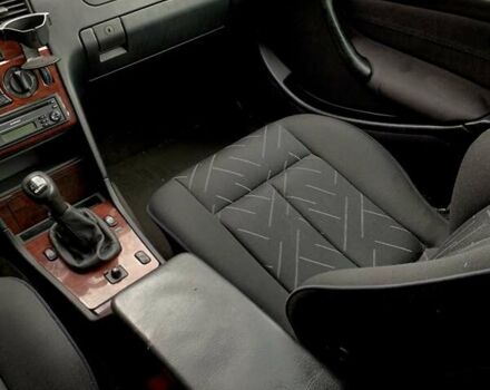 Серый Мерседес Ц-Класс, объемом двигателя 2.2 л и пробегом 377 тыс. км за 3000 $, фото 10 на Automoto.ua