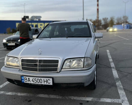 Сірий Мерседес Ц-Клас, об'ємом двигуна 2.15 л та пробігом 475 тис. км за 3300 $, фото 1 на Automoto.ua
