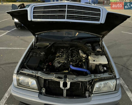 Сірий Мерседес Ц-Клас, об'ємом двигуна 2.15 л та пробігом 475 тис. км за 3300 $, фото 22 на Automoto.ua