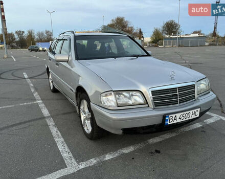 Сірий Мерседес Ц-Клас, об'ємом двигуна 2.15 л та пробігом 475 тис. км за 3300 $, фото 3 на Automoto.ua