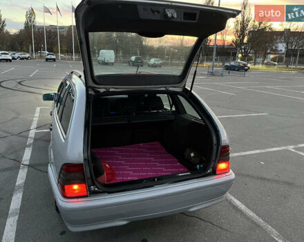 Сірий Мерседес Ц-Клас, об'ємом двигуна 2.15 л та пробігом 475 тис. км за 3300 $, фото 19 на Automoto.ua