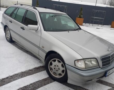 Серый Мерседес Ц-Класс, объемом двигателя 2.2 л и пробегом 300 тыс. км за 3600 $, фото 2 на Automoto.ua