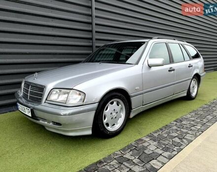 Серый Мерседес Ц-Класс, объемом двигателя 2.2 л и пробегом 377 тыс. км за 3000 $, фото 5 на Automoto.ua