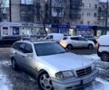 Серый Мерседес Ц-Класс, объемом двигателя 2 л и пробегом 318 тыс. км за 4200 $, фото 7 на Automoto.ua