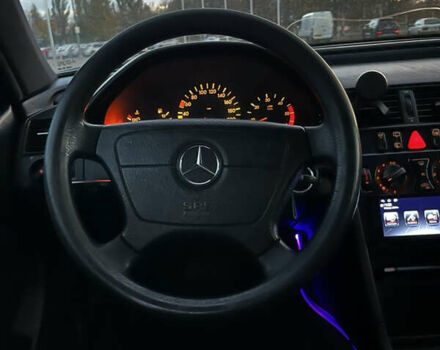 Сірий Мерседес Ц-Клас, об'ємом двигуна 2.15 л та пробігом 475 тис. км за 3300 $, фото 15 на Automoto.ua