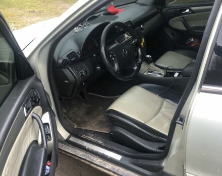 Серый Мерседес Ц-Класс, объемом двигателя 2.7 л и пробегом 320 тыс. км за 4250 $, фото 5 на Automoto.ua