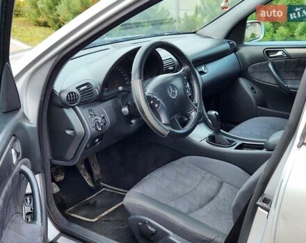 Сірий Мерседес Ц-Клас, об'ємом двигуна 2.15 л та пробігом 356 тис. км за 3550 $, фото 16 на Automoto.ua