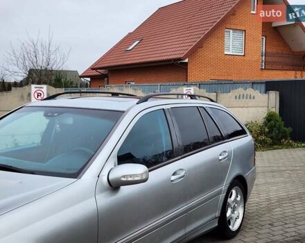 Сірий Мерседес Ц-Клас, об'ємом двигуна 2.15 л та пробігом 356 тис. км за 3550 $, фото 12 на Automoto.ua