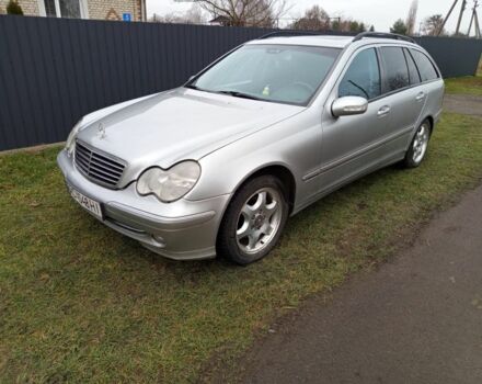 Серый Мерседес Ц-Класс, объемом двигателя 2.2 л и пробегом 340 тыс. км за 3250 $, фото 1 на Automoto.ua