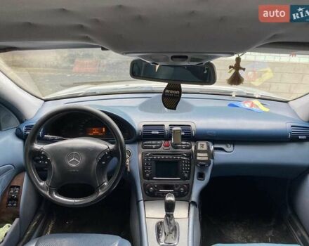 Серый Мерседес Ц-Класс, объемом двигателя 2.2 л и пробегом 384 тыс. км за 2500 $, фото 6 на Automoto.ua