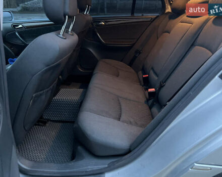 Серый Мерседес Ц-Класс, объемом двигателя 2.2 л и пробегом 360 тыс. км за 4200 $, фото 11 на Automoto.ua