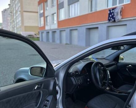 Сірий Мерседес Ц-Клас, об'ємом двигуна 2 л та пробігом 350 тис. км за 2550 $, фото 10 на Automoto.ua