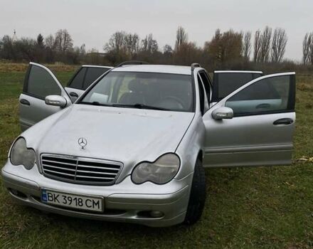 Серый Мерседес Ц-Класс, объемом двигателя 2.1 л и пробегом 460 тыс. км за 5000 $, фото 2 на Automoto.ua