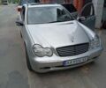 Серый Мерседес Ц-Класс, объемом двигателя 2.6 л и пробегом 320 тыс. км за 4200 $, фото 1 на Automoto.ua