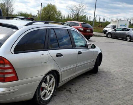 Серый Мерседес Ц-Класс, объемом двигателя 2 л и пробегом 350 тыс. км за 3450 $, фото 3 на Automoto.ua