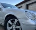 Сірий Мерседес Ц-Клас, об'ємом двигуна 2 л та пробігом 350 тис. км за 2550 $, фото 2 на Automoto.ua