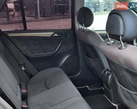 Сірий Мерседес Ц-Клас, об'ємом двигуна 2.15 л та пробігом 356 тис. км за 3550 $, фото 24 на Automoto.ua