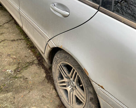 Серый Мерседес Ц-Класс, объемом двигателя 2.2 л и пробегом 384 тыс. км за 2500 $, фото 4 на Automoto.ua