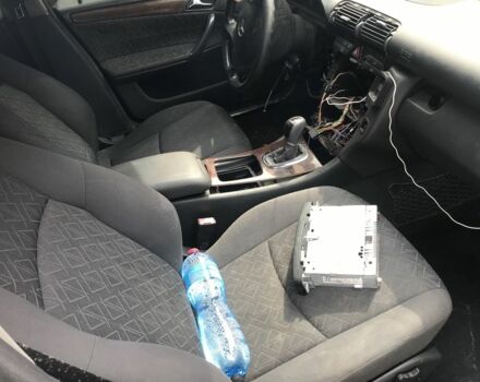 Серый Мерседес Ц-Класс, объемом двигателя 0 л и пробегом 250 тыс. км за 999 $, фото 2 на Automoto.ua